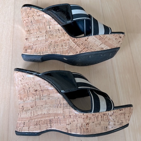 Donald J Pliner “Sim” Cork Wedge Sandals - Picture 4 of 11